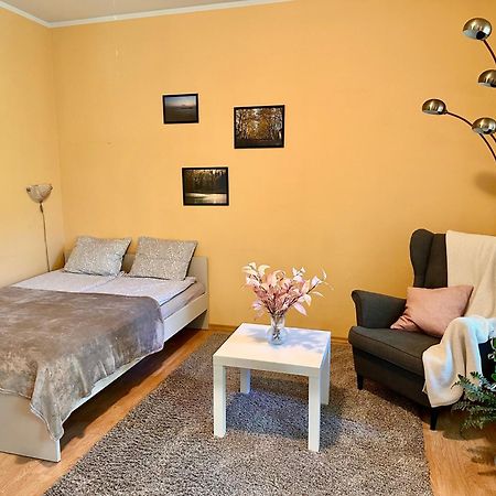 טאלין Center Of City Apartments, Bus Station 1Min, Airport 5 Min מראה חיצוני תמונה